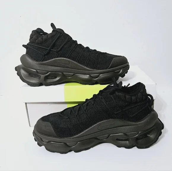 Nike Wmn Air Max Flyknit Venture - Picture 2 of 7